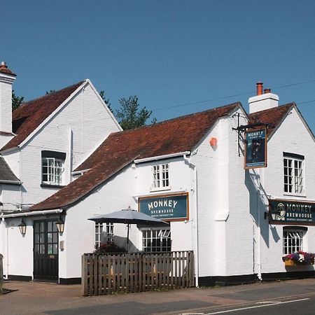 Monkey Brewhouse Hotel Lymington Bagian luar foto