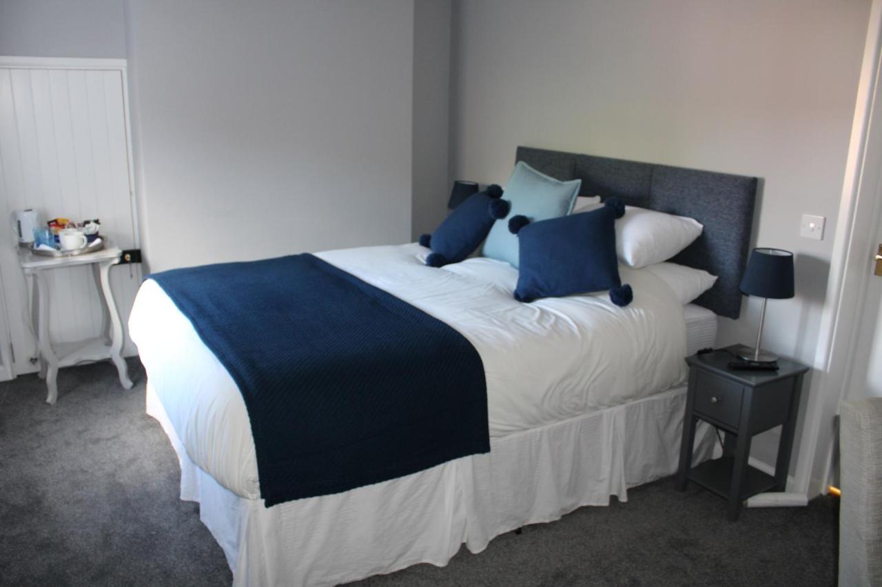 Monkey Brewhouse Hotel Lymington Bagian luar foto