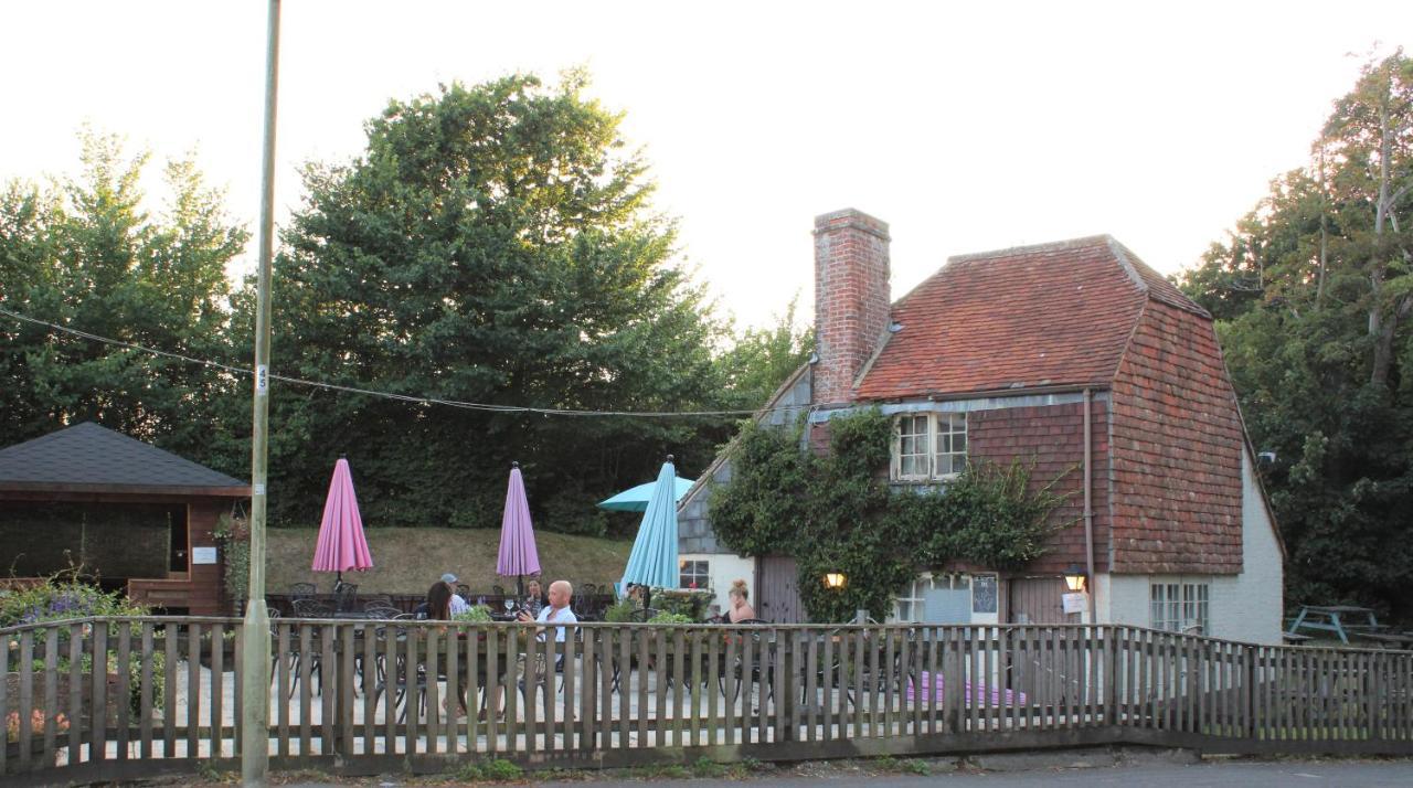 Monkey Brewhouse Hotel Lymington Bagian luar foto