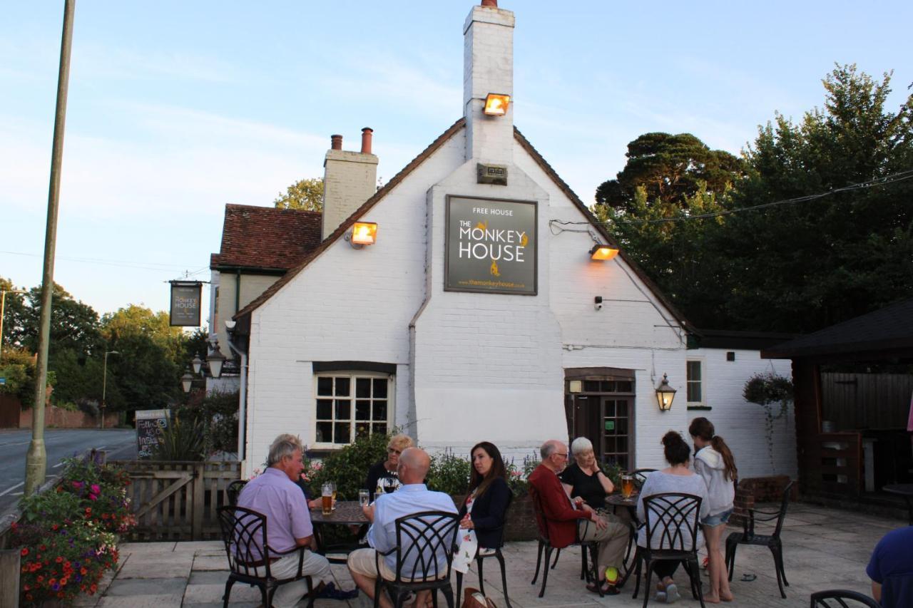 Monkey Brewhouse Hotel Lymington Bagian luar foto