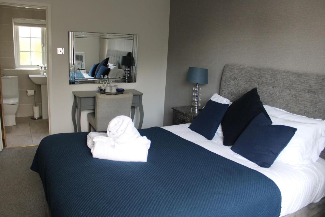 Monkey Brewhouse Hotel Lymington Bagian luar foto
