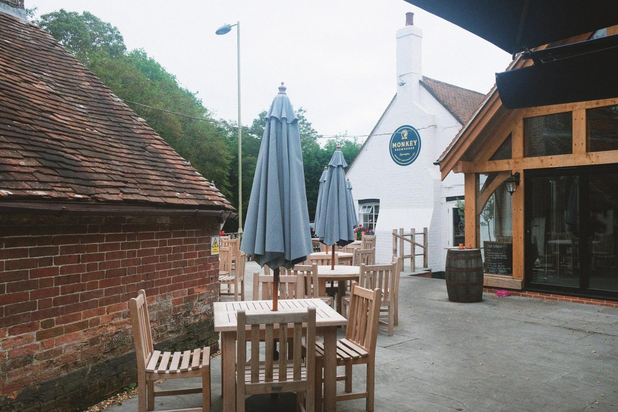 Monkey Brewhouse Hotel Lymington Bagian luar foto