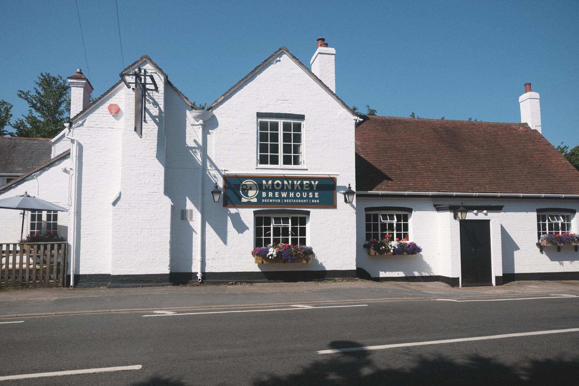 Monkey Brewhouse Hotel Lymington Bagian luar foto
