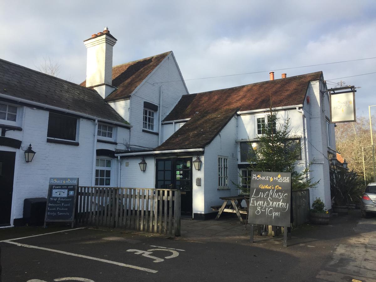 Monkey Brewhouse Hotel Lymington Bagian luar foto