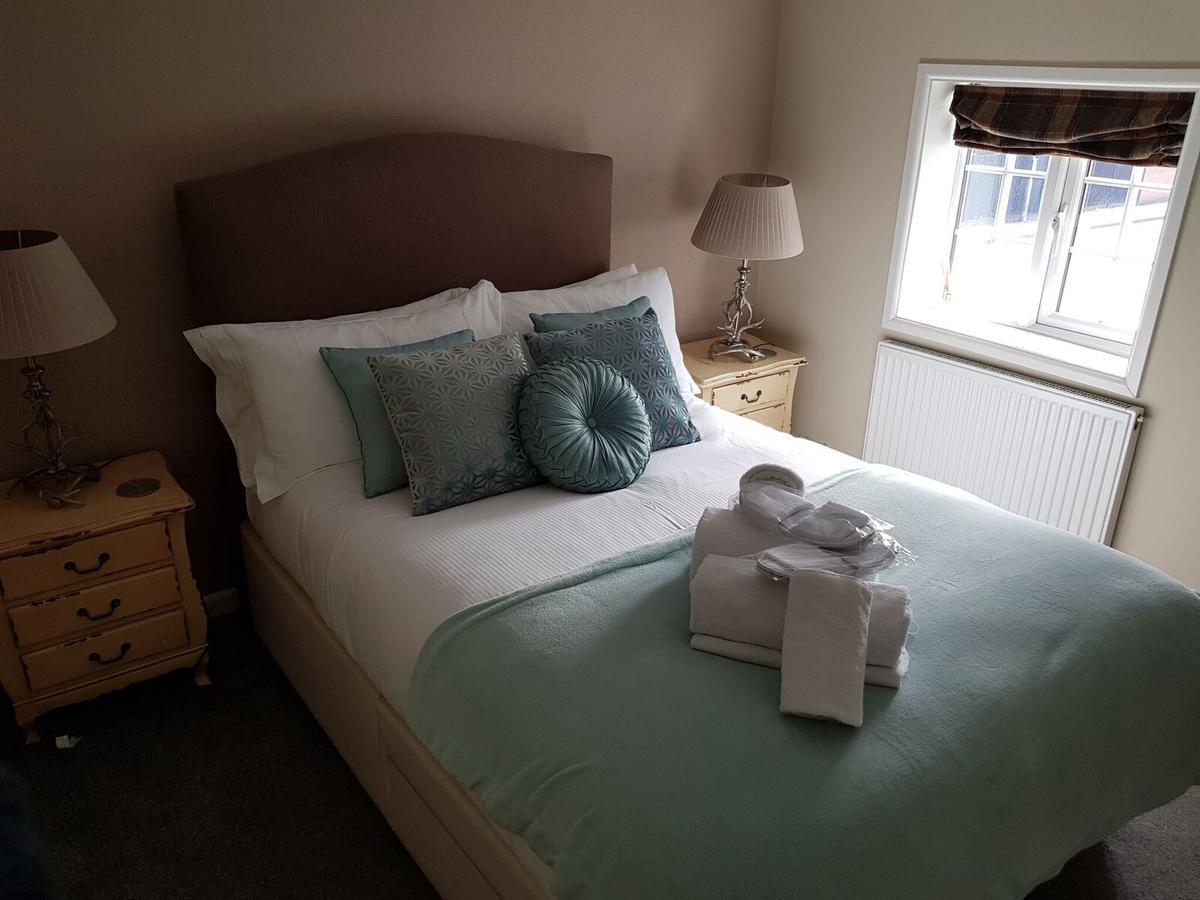 Monkey Brewhouse Hotel Lymington Bagian luar foto